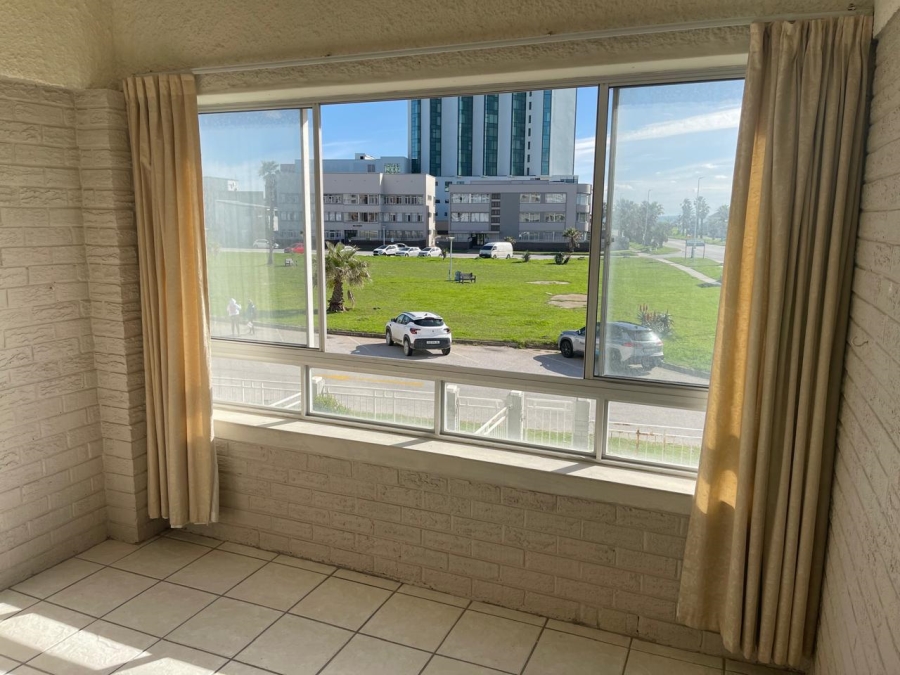 1 Bedroom Property for Sale in Summerstrand Eastern Cape